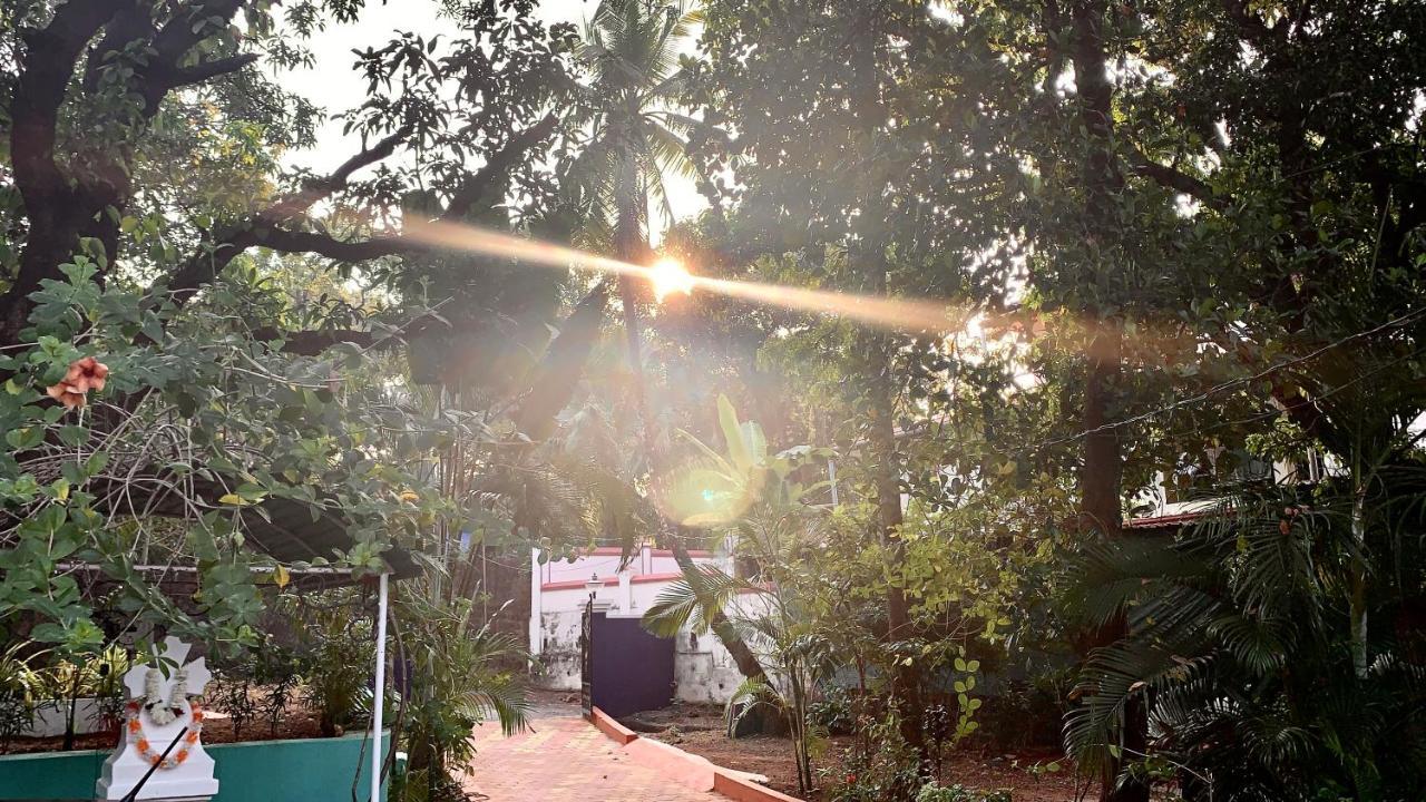 Stan-Inn, North Goa, Vagator, With Strong Wifi,Free Private Parking & Kitchen, Can Cook Where You Stay Bagian luar foto